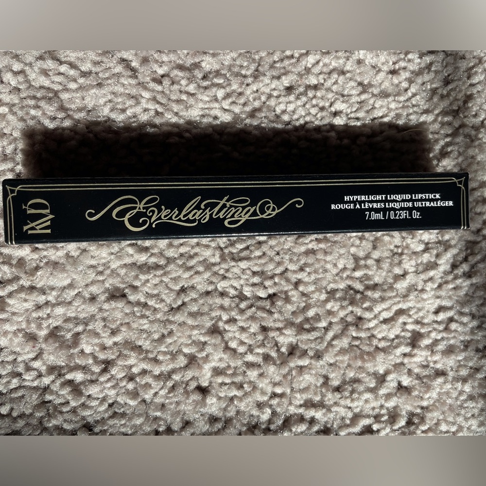 Kat Von D Vegan Beauty everlasting liquid lipstick in the shade Black Briar